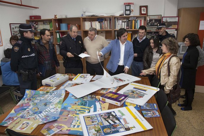 Inicio de la campaña de educación vial en los centros de Camargo