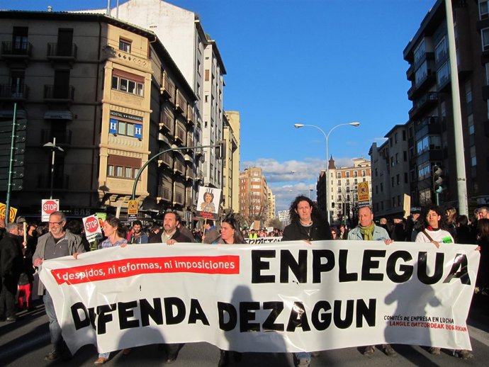 Manifestación por el empleo y contra la reforma laboral.
