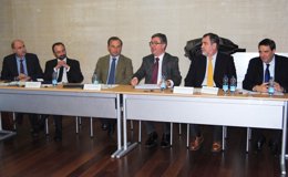 Marcial Marín con empresarios en la Estrategia RIS3