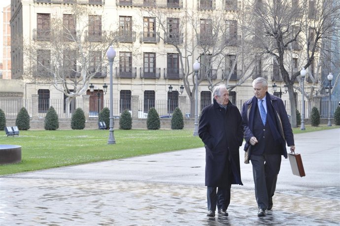 Los expresidentes de Aragón Santiago Marraco y Santiago Lanzuela.