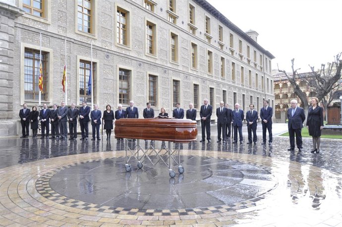 Recepción del féretro de Emilio Eiroa en el Edificio Pignatelli.