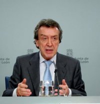 De Santiago-Juárez aconseja dimitir a Óscar López por ser el "muñidor y alentador" de la moción de Ponferrada