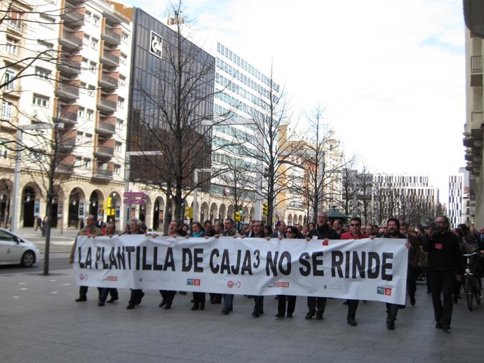 Protesta de los trabajadores de Caja3 en Paseo de la Independencia de Zaragoza