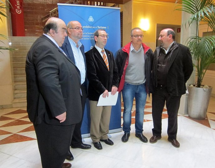 García, Roldán, Sáez, Moral y Salazar en la presentación del IV Pacto de Turismo