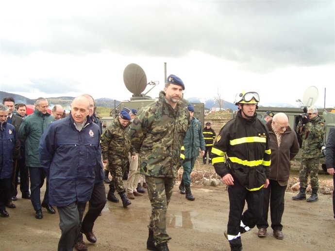 Don Felipe con el ministro de Interior