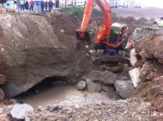 Obras de encauzamiento del arroyo Argamasilla.