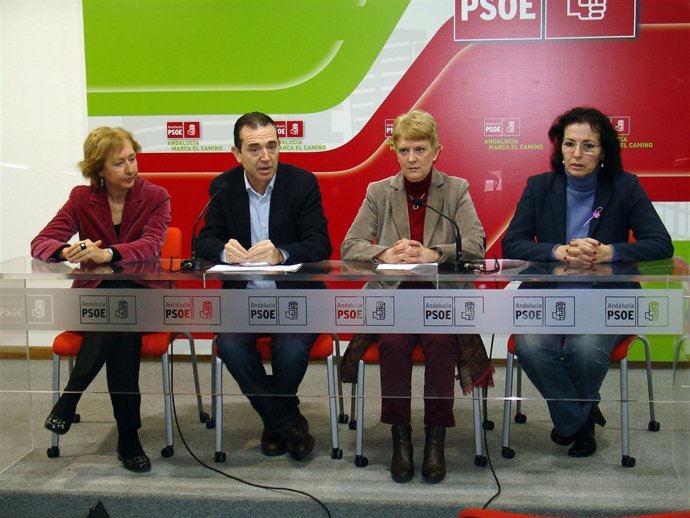Fuensanta Coves, Juan Carlos Pérez Navas, Consuelo Rumí y Gracia Fernández (PSOE