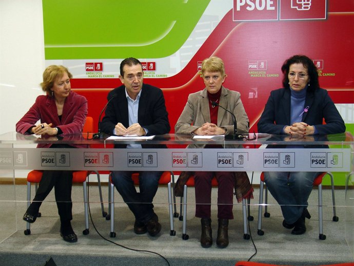 Fuensanta Coves, Juan Carlos Pérez Navas, Consuelo Rumí y Gracia Fernández (PSOE