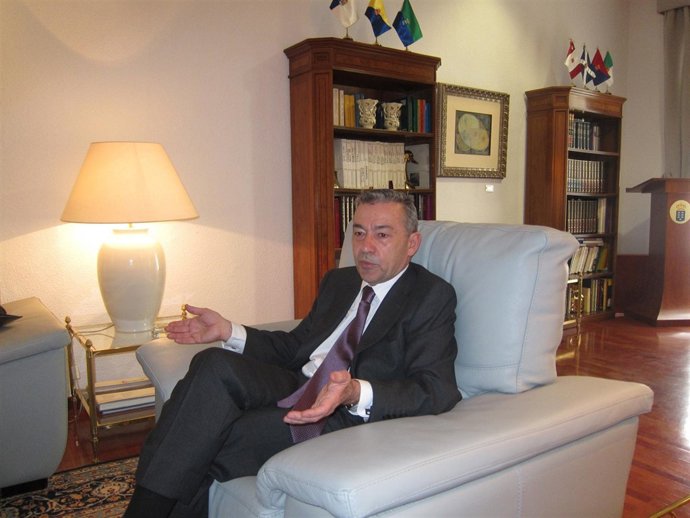 El presidente de Canarias, Paulino Rivero