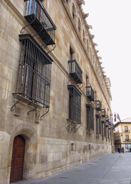 Fachada de la Diputación de León