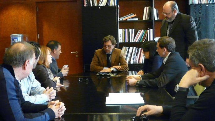 Reunión Isern con comerciantes