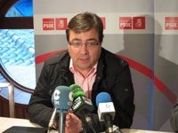 Vara afirma que Rubalcaba está "en condiciones" de hacer la "transición" que "necesariamente hay que hacer" en el PSOE