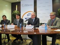 Los farmacéuticos votan este martes entre cinco opciones de protesta contra los impagos