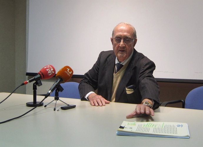 El empresario chiclanero Joaquín Garat en rueda de prensa