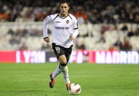 Fútbol.- Víctor Ruiz (Valencia), un mes de baja por una rotura fibrilar en el recto anterior