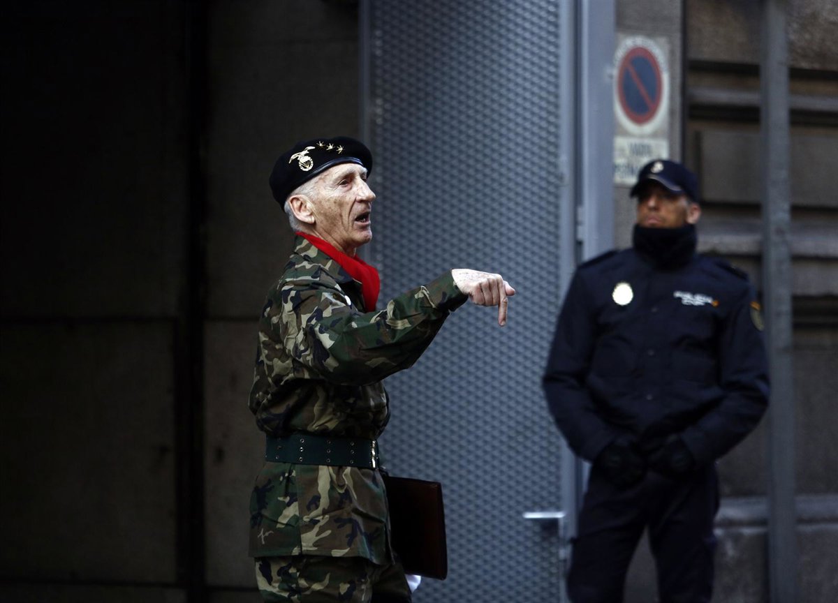 El coronel retirado Amadeo Martínez Inglés es juzgado en ausencia