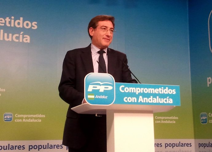 El portavoz de Economía  y Hacienda del PP-A, Rafael Carmona, hoy en Sevilla