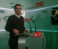 Jiménez (PSOE-A) pide a Montoro que meta su reforma local en el "congelador" y se siente a negociar "con todos"