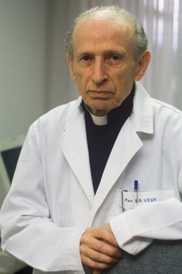 Fallece el profesor Félix Álvarez de la Vega.