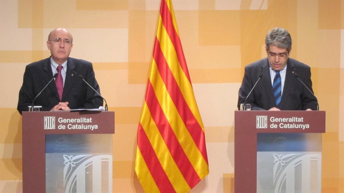 Los consellers Boi Ruiz y Francesc Homs, tras el Consell Executiu