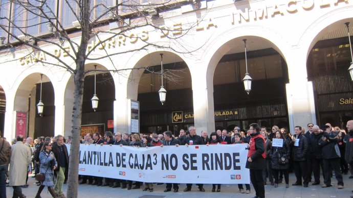 Concentración de trabajadores de Caja3 en Zaragoza