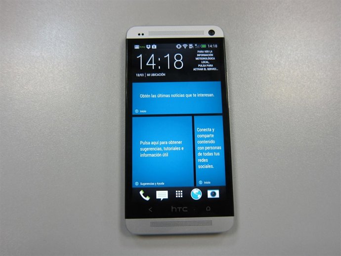 HTC BlinkFeed 