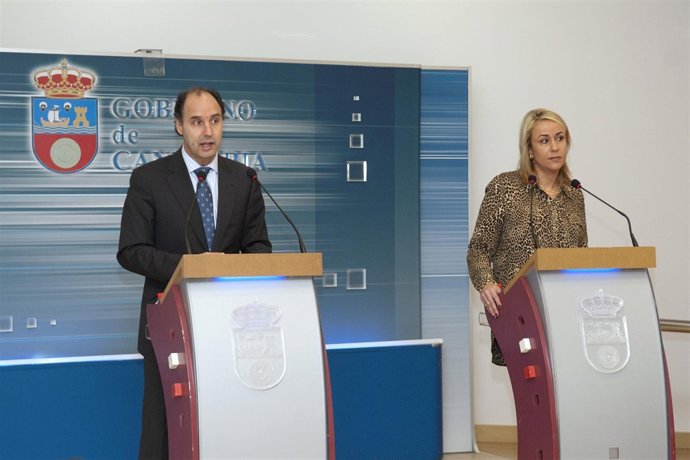 El presidente y la consejera en rueda de prensa