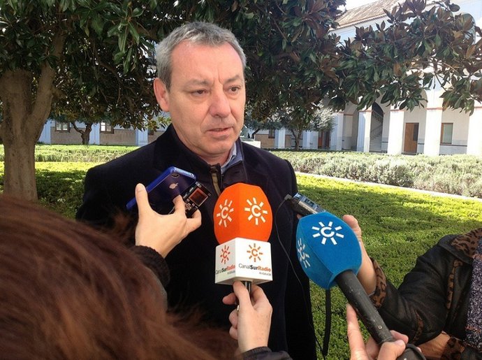 El portavoz del PSOE-A en el Parlamento, Francisco Álvarez de la Chica, hoy