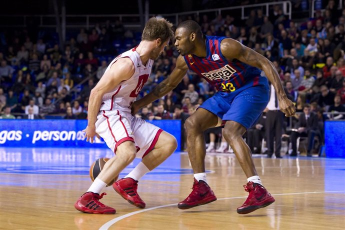 J. Stefansson Y Pete Mickeal, FC Barcelona Regal - CAI Zaragoza (Baloncesto)