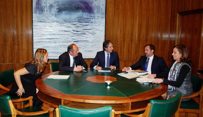 De la Serna se ha reunido con el secretario de Medio Ambiente