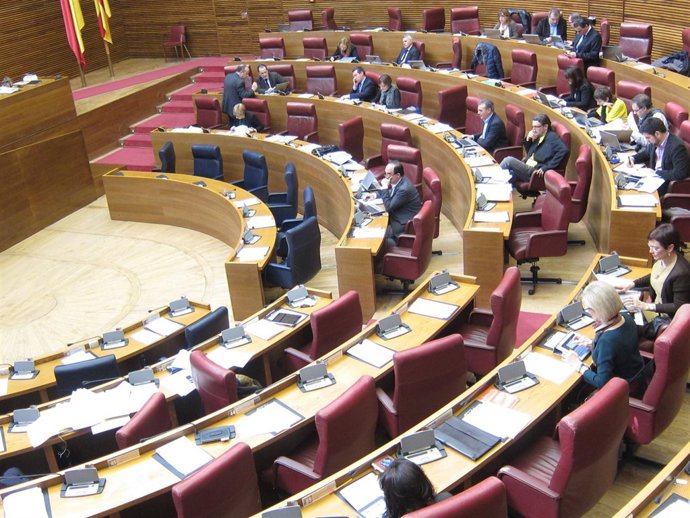Hemiciclo de las Corts durante el pleno de este miércoles