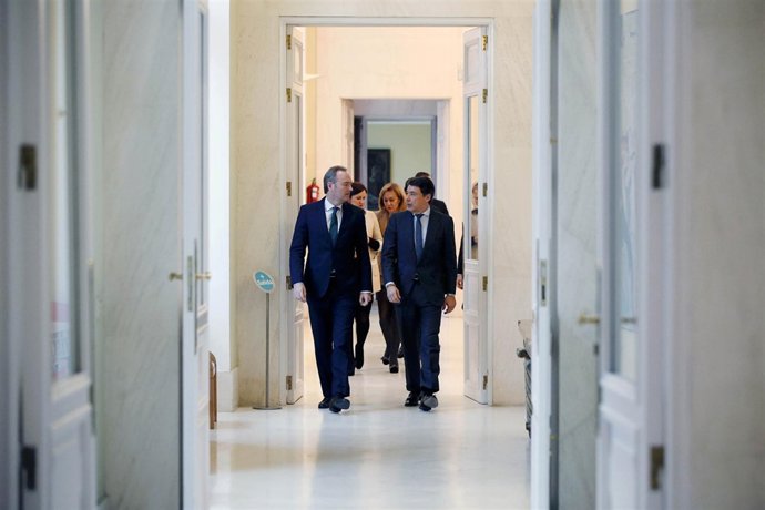 González y Fabra tras su reunión de este miércoles en Madrid