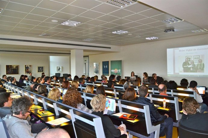 Mesa de mujeres emprendedoras en Internet, en SMCANT