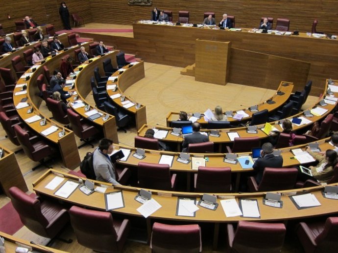 Hemiciclo de las Corts en su jornada vespertina