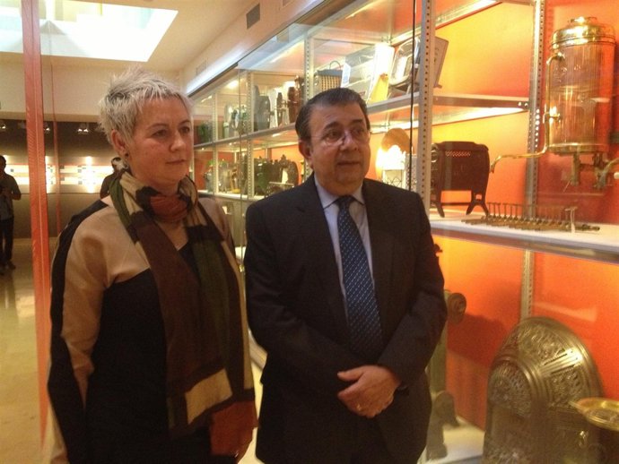Pere Fàbregas (Fundación Gas Natural-Fenosa) y Eva Buch (Museo del Gas)