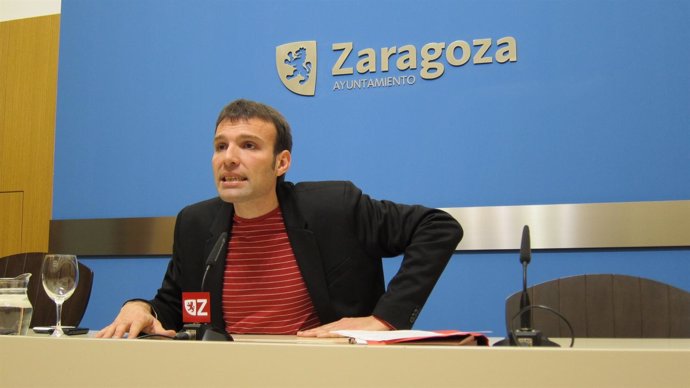 Concejal de IU en el Ayuntamiento de Zaragoza, Pablo Muñoz