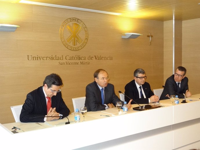 Pío García-Escudero en la universidad San Vicente Mártir de Valencia