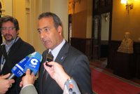 El PSOE partidario de publicar en la web de la Junta las nóminas de los diputados, incluso las de anteriores legislatura