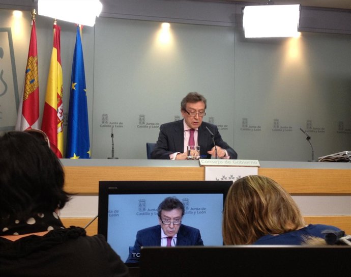 El consejero de la Presidencia, José Antonio de Santiago-Juárez