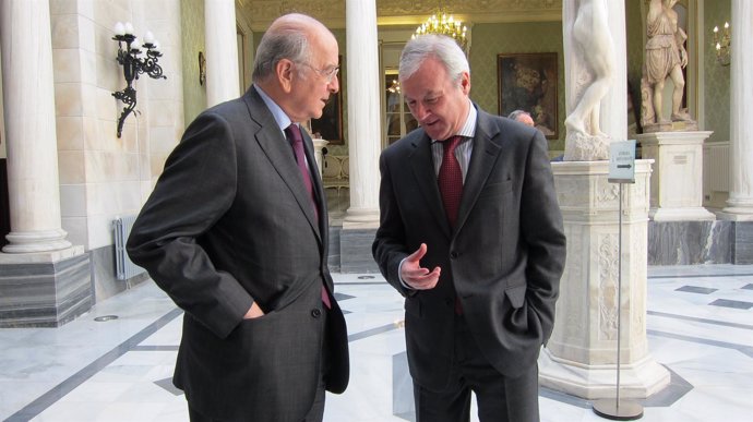 Carlos Egea junto al presidente Valcárcel