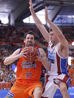 Rafa Martinez,Ben Dewar Valencia Basket - Blusens Monbus