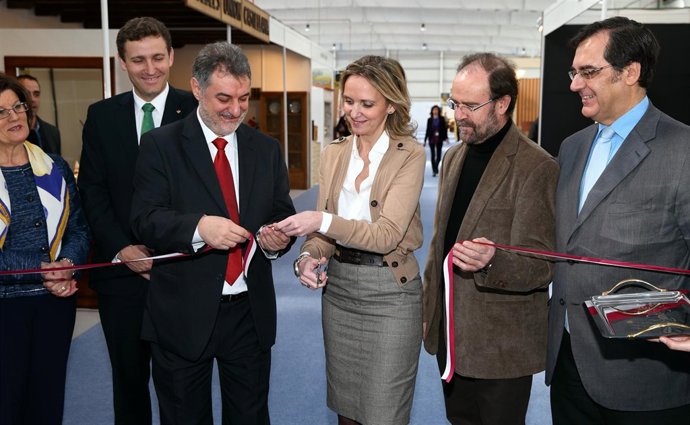 La consejera inaugura la feria