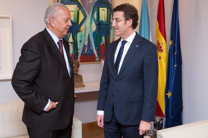Alberto Núñez Feijóo con el embajador de Chile en España