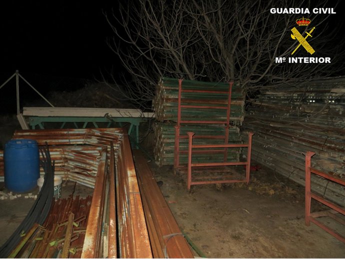 Puntales sustraídos en Ayora