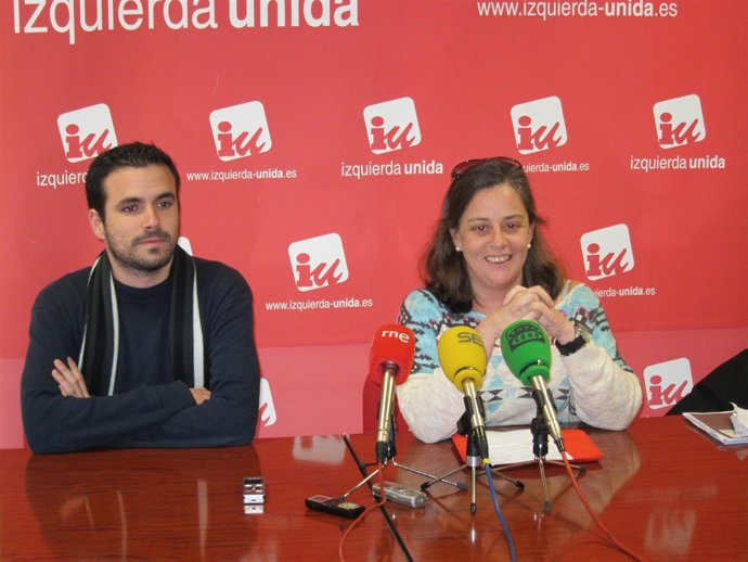 El diputado nacional de IU, Alberto Garzón, y la coordinadora regional, Henar Mo