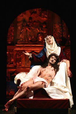 Una escena del espectáculo 'Pasión' de Teatro Corsario.