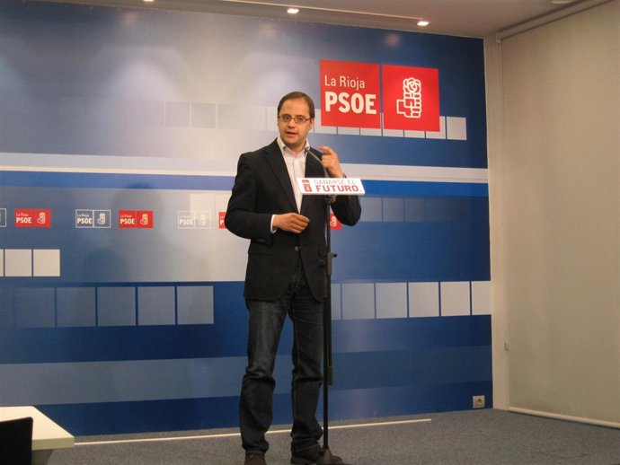 El secretario general del PSOE de La Rioja, César Luena