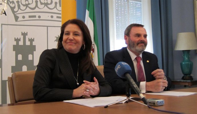 Crespo junto al subdelegado del Gobierno en Jaén hoy