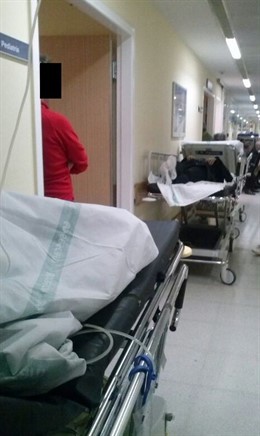 Camas pasillos hospital