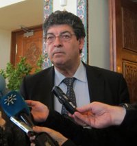 Valderas rechaza la reforma de las jubilaciones y ofrece a sindicatos la "estrecha colaboración" de IU para movilizarse